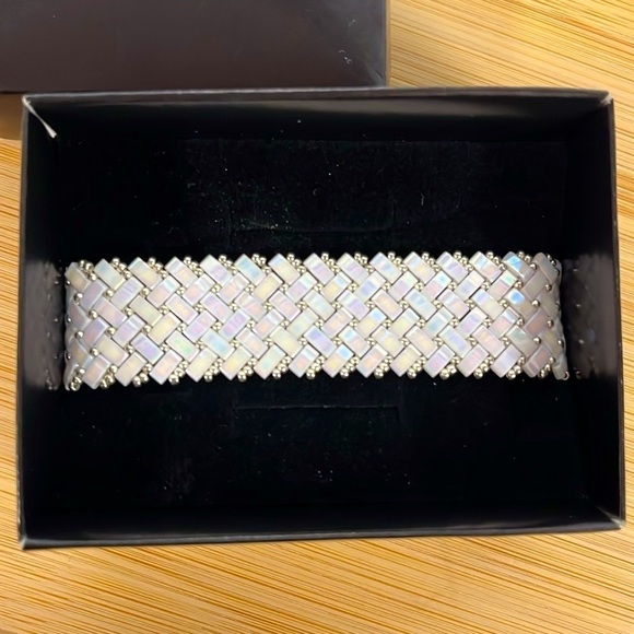 Brand New Pearlescent White Handmade Bracelet Miyuki Beaded Woven Minimalist - Picture 3 of 12